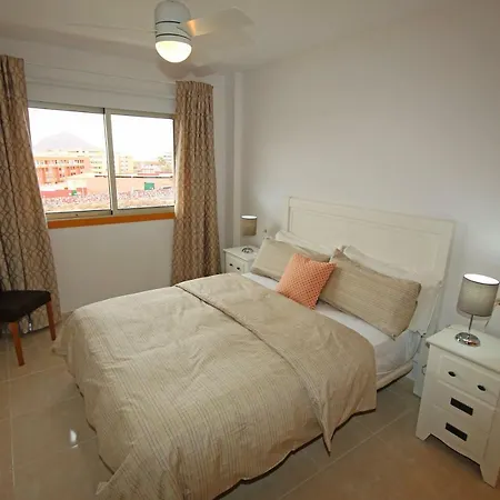 Apartment La Perla: Luxury Duplex With Ocean View Terrace El Medano (Tenerife)